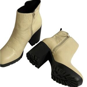 LUCKY BRAND CREAM LEATHER LUG SOLE ANKLE BOOTS SZ 9 MED